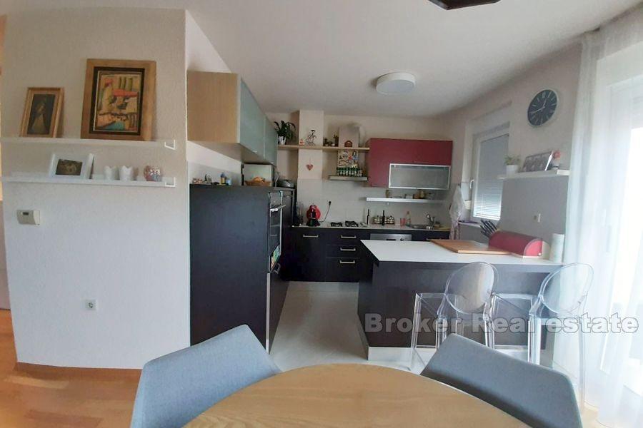 Elegancki, nowoczesny apartament z dwiema sypialniami