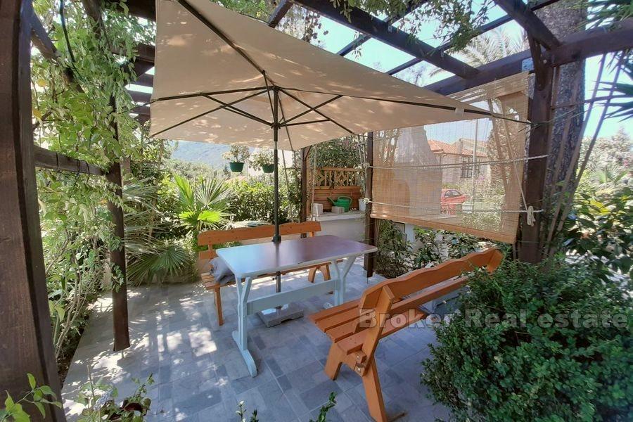 Hus med delvis havutsikt