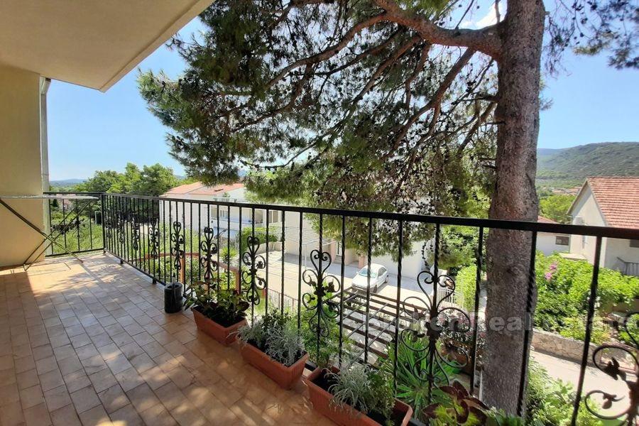 Kuća s djelomičnim pogledom na more