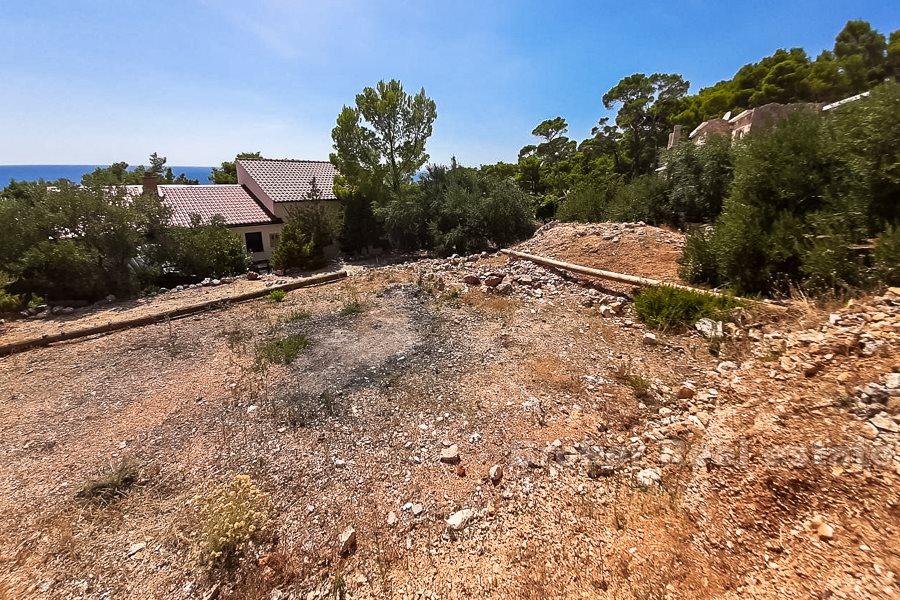 Terreno edificabile con vista mare, in vendita