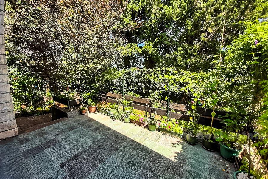 Freistehendes Haus mit Garten, zu verkaufen