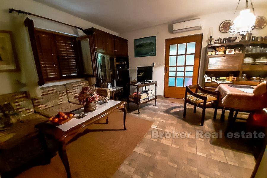 Detached house with garden, for sale