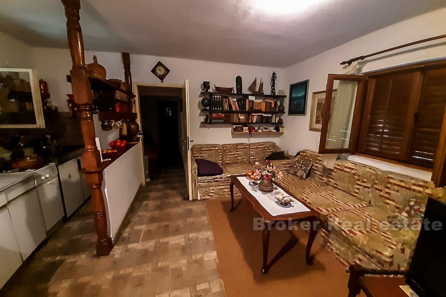 Detached house with garden, for sale