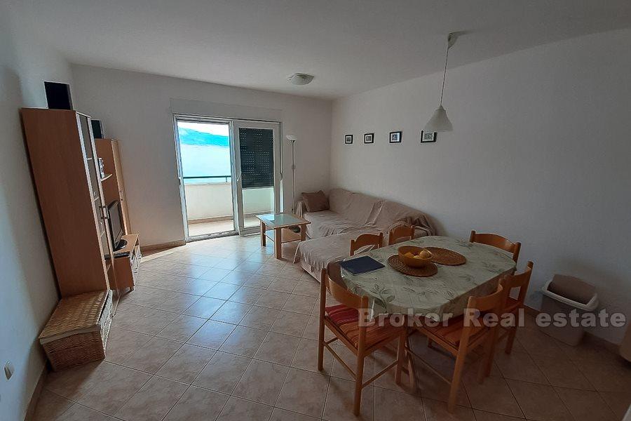 Appartamento con due camere da letto, fronte mare, in vendita