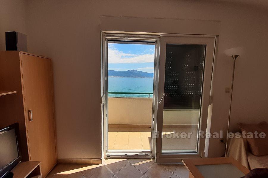 Apartment mit zwei Schlafzimmern, direkt am Meer, zu verkaufen