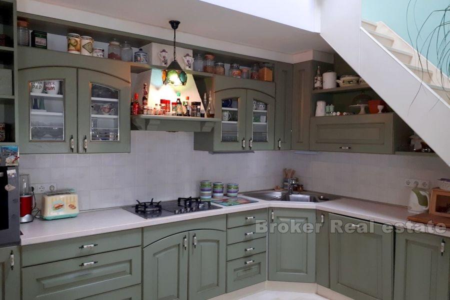 Zweigeschossige Wohnung mit zwei Schlafzimmern