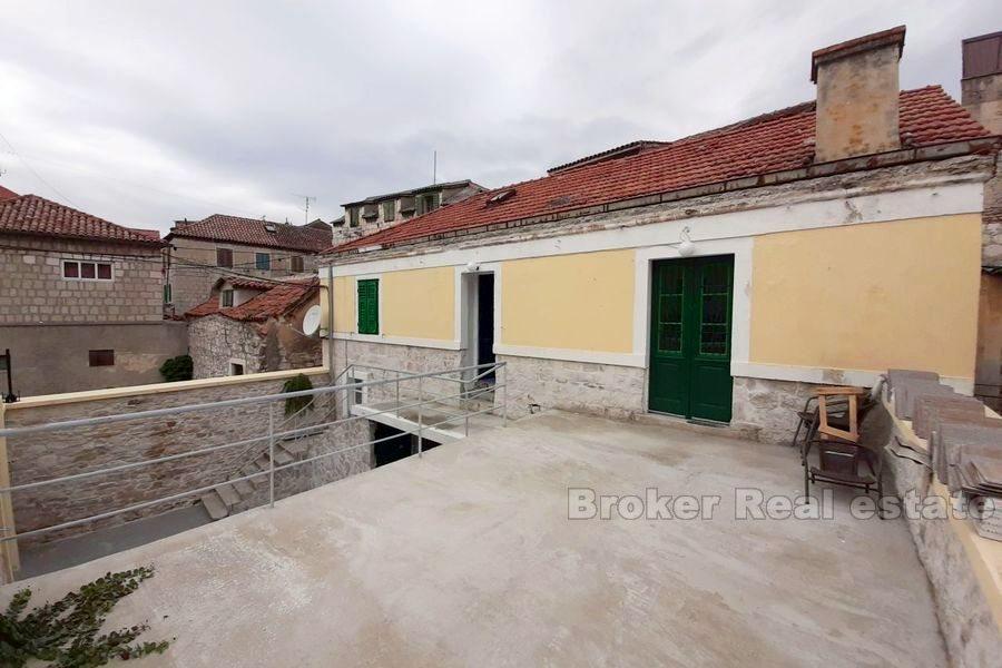 Villa familiare con cortile chiuso