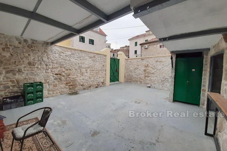 Villa familiare con cortile chiuso