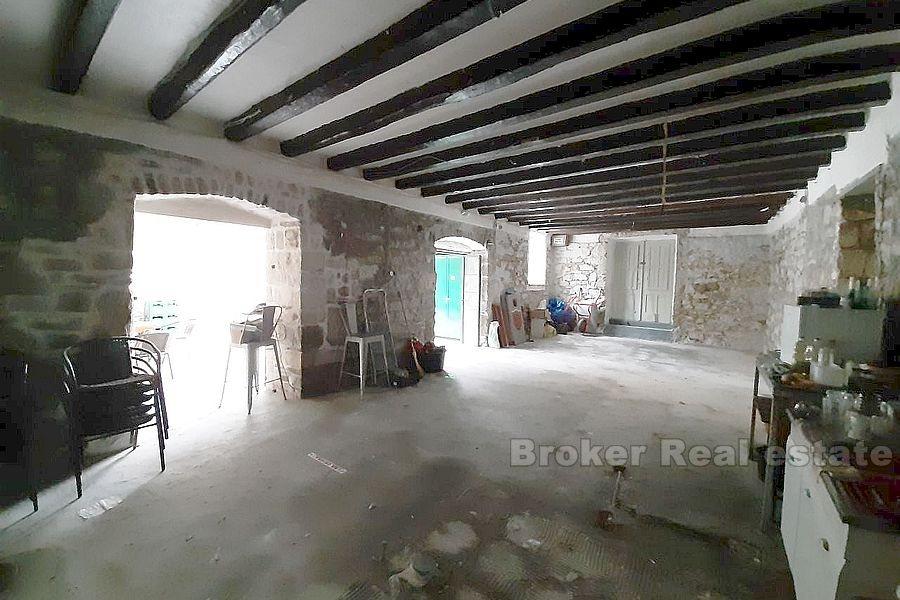 Family house with closed yard