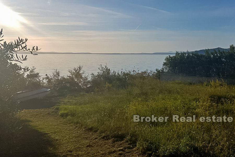 Building land by the sea, for sale