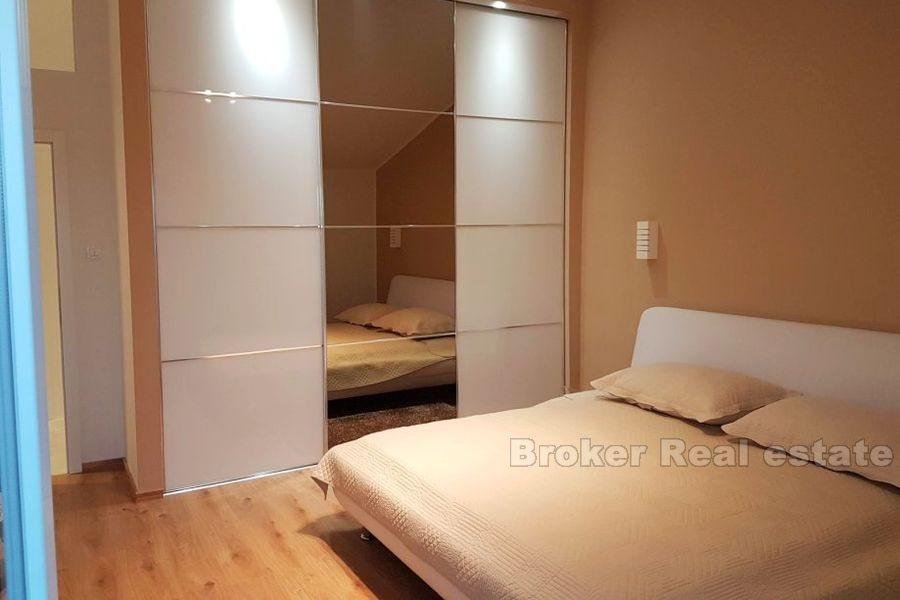 Bacvice, appartement moderne de trois chambres avec vue sur la mer