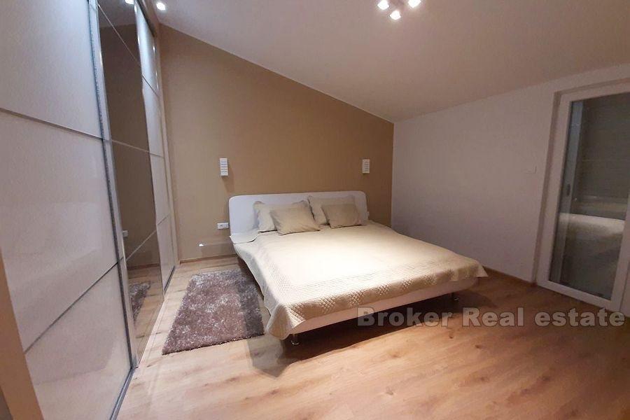 Bacvice, modern three bedroom apartment, with sea view