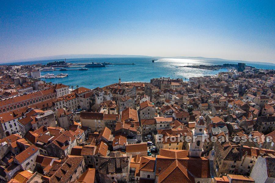 A well run restaurant in the center of Split, for rent