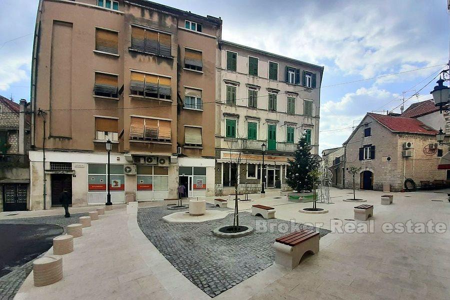 Center, small one bedroom apartment