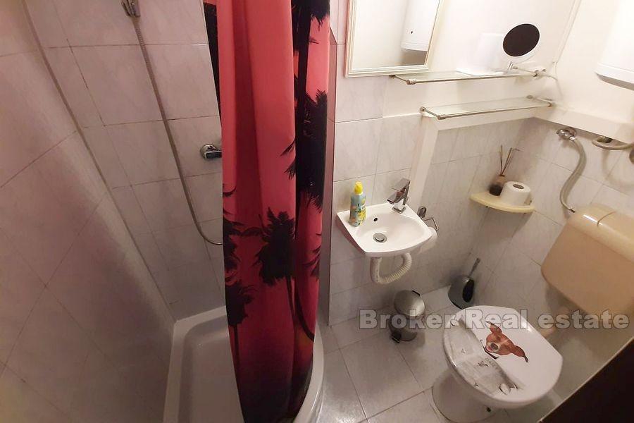 Center, small one bedroom apartment