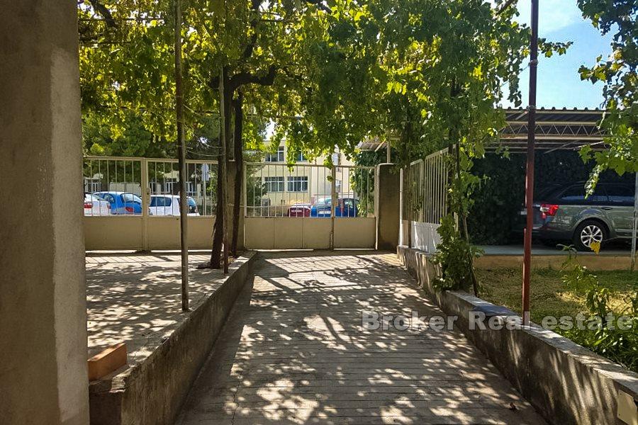 Dvojna kuća u Splitu, na prodaju
