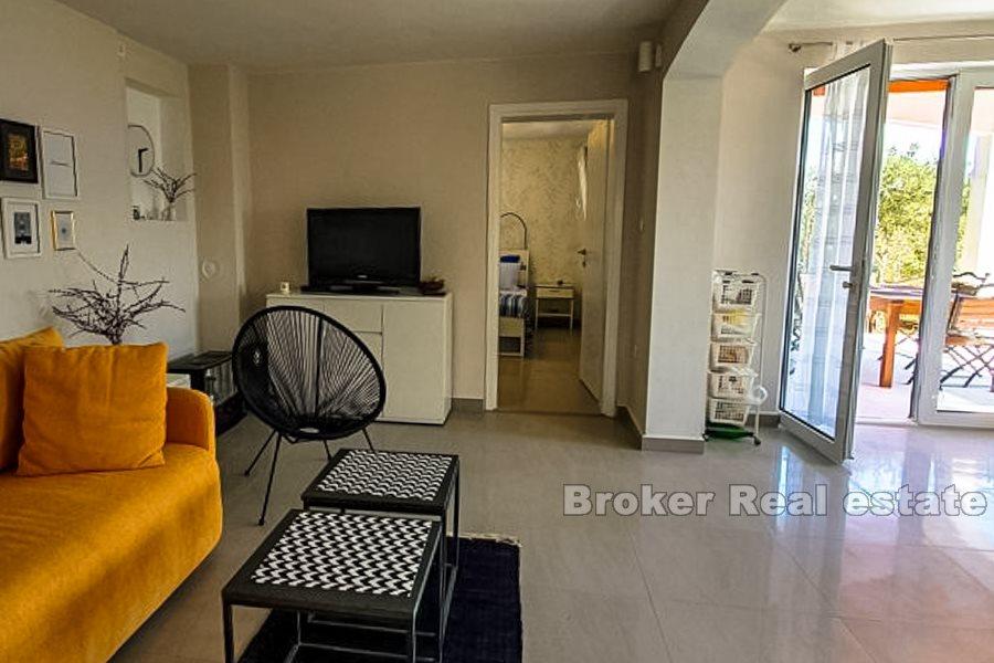 Detached house with sea view, for sale