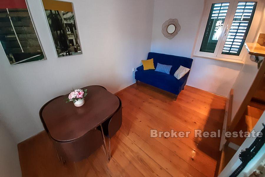 Business premises, Varos