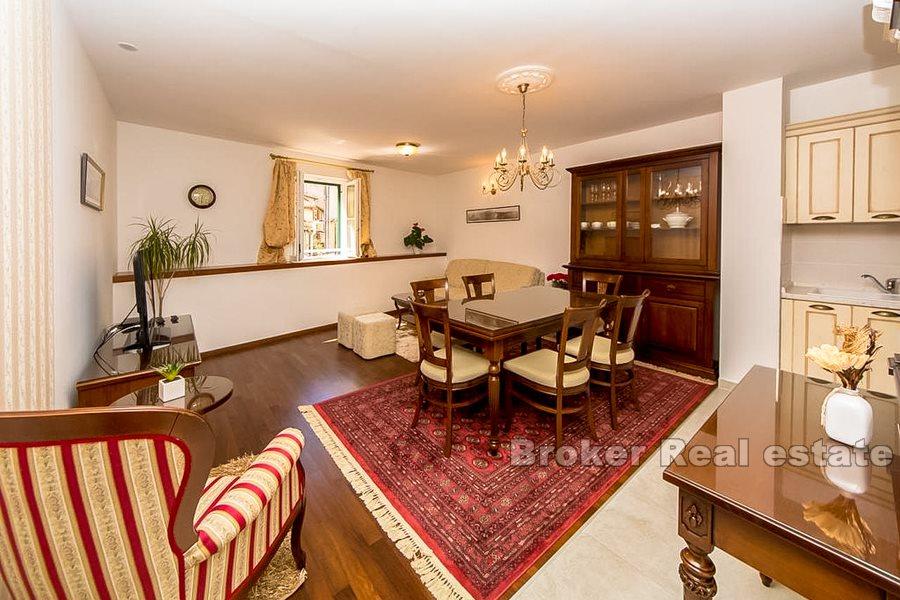 Three bedroom apartment in Split center