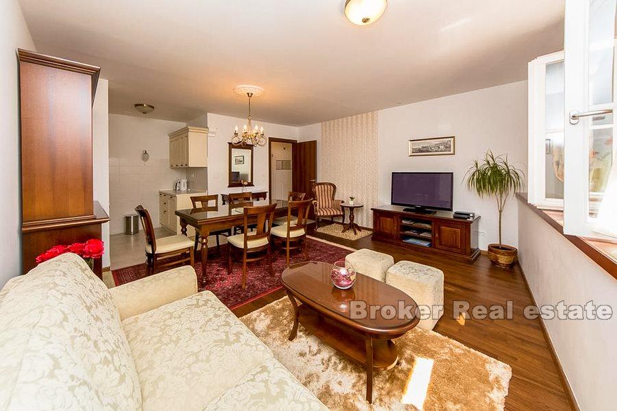 Трехкомнатная квартира в центре Сплита