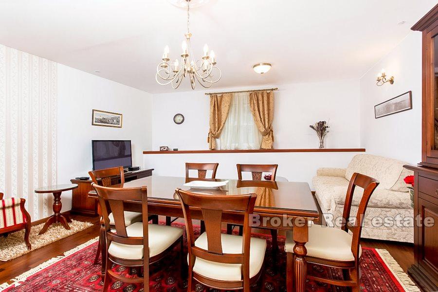 Трехкомнатная квартира в центре Сплита