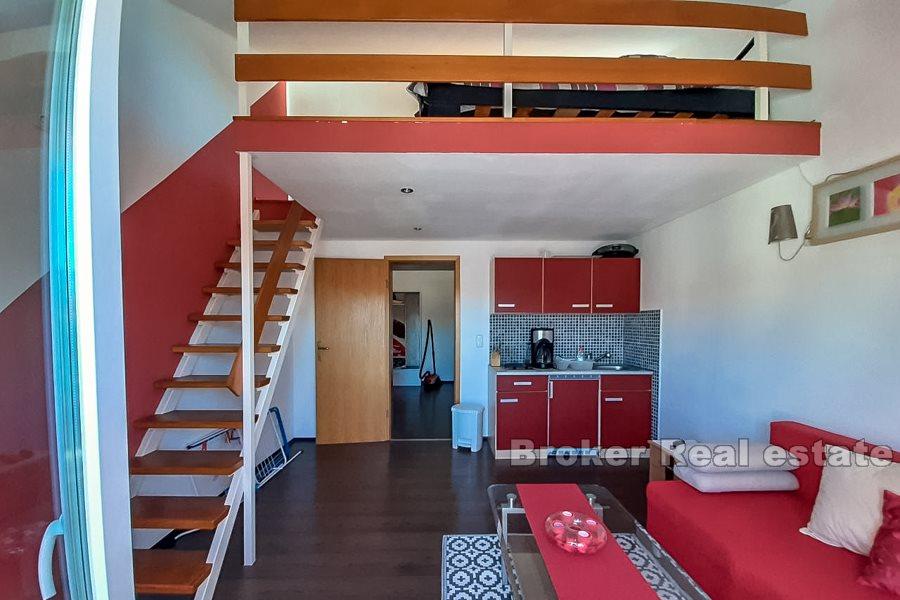 Detached house with sea view