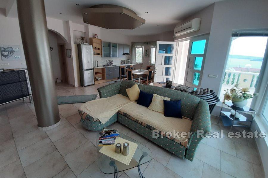 Two bedroom apartment with sea view