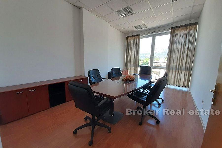 Poljud, uffici di 105 m2