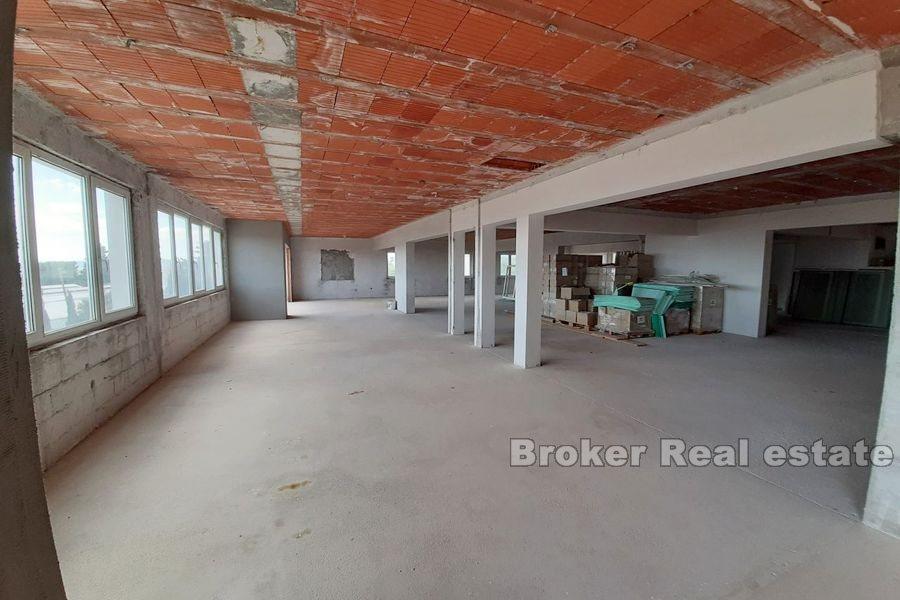 Spazio commerciale in affitto