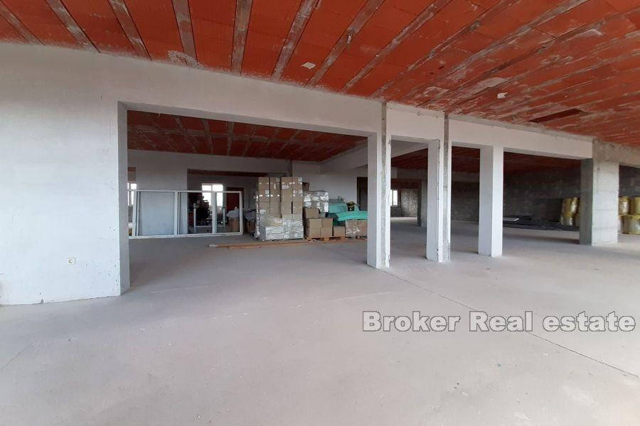 Spazio commerciale in affitto