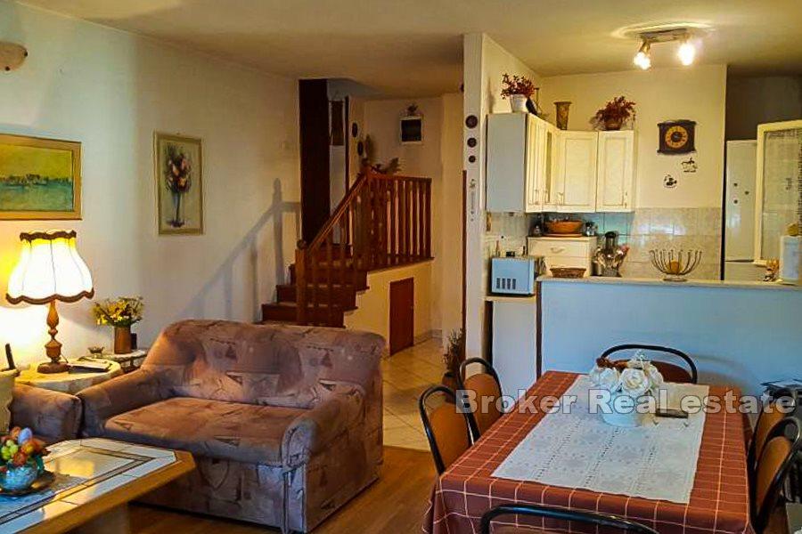 Apartment detached house on 3 floors