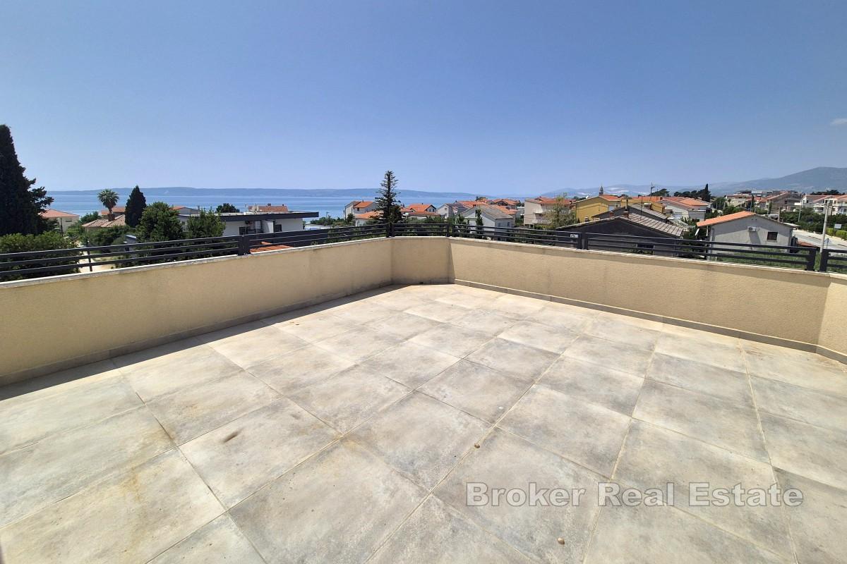 Attico, con vista sul mare