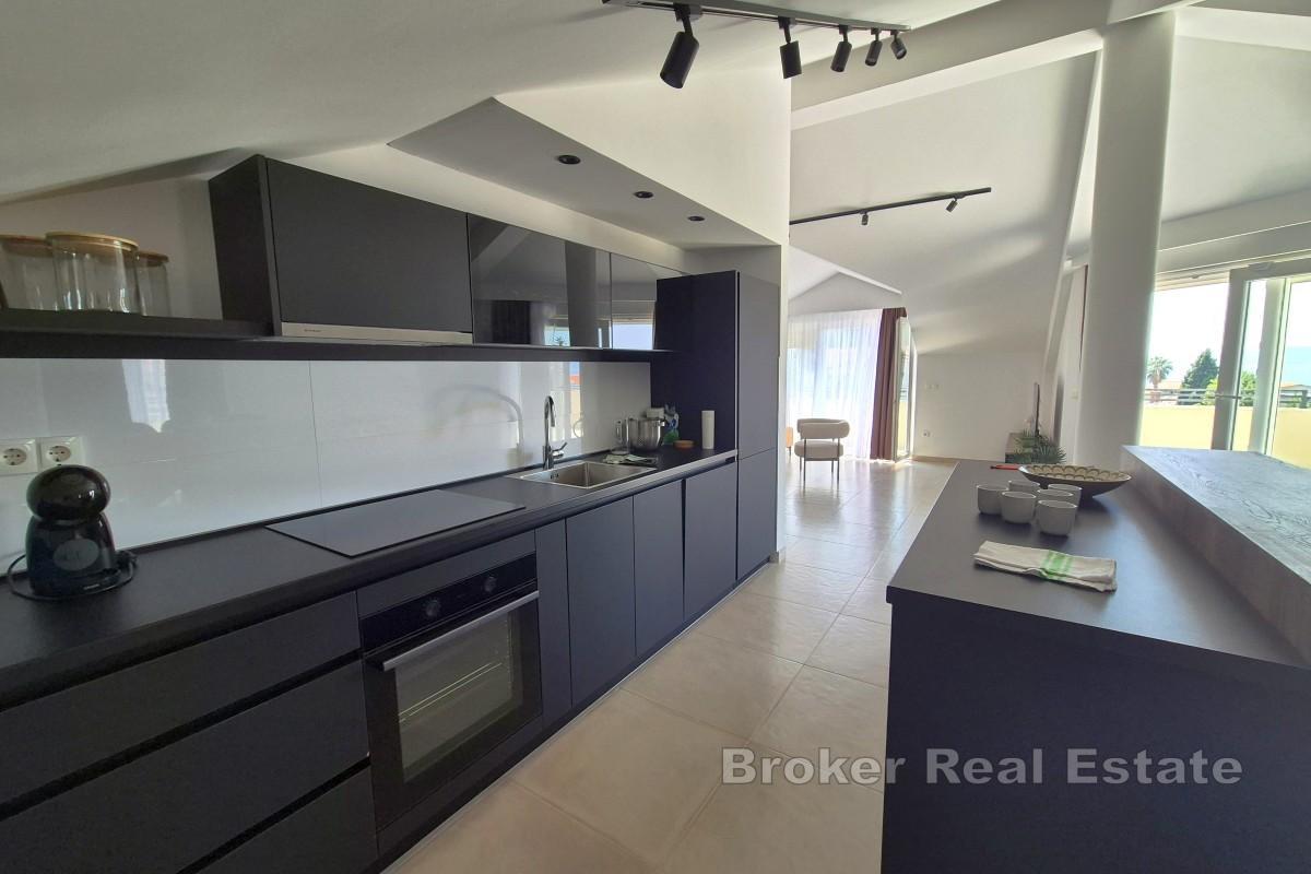 Penthouse-Wohnung mit Meerblick