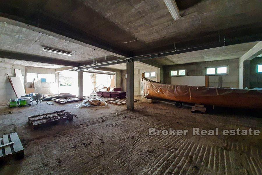 Business space, 334 m2