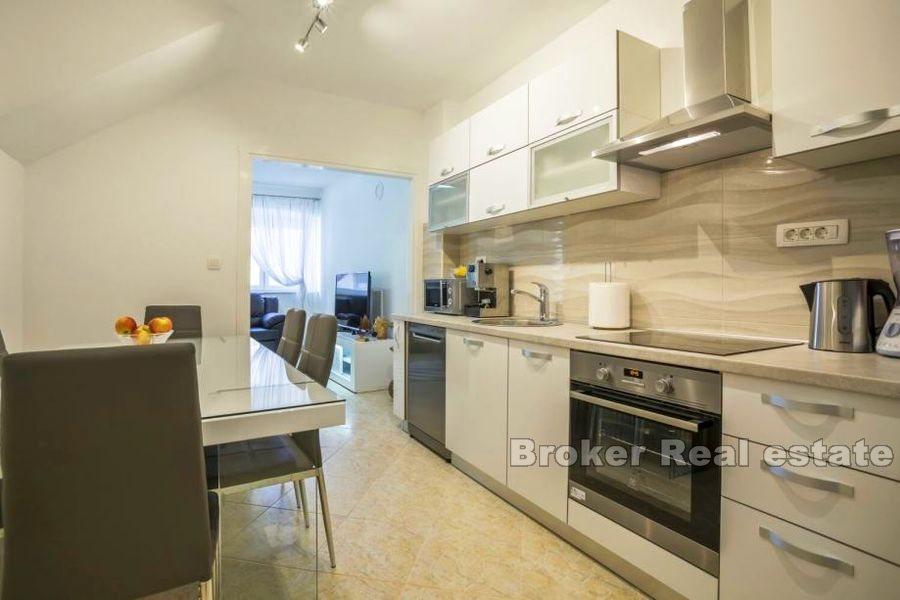 Haus in einer Reihe, auf 4 Etagen