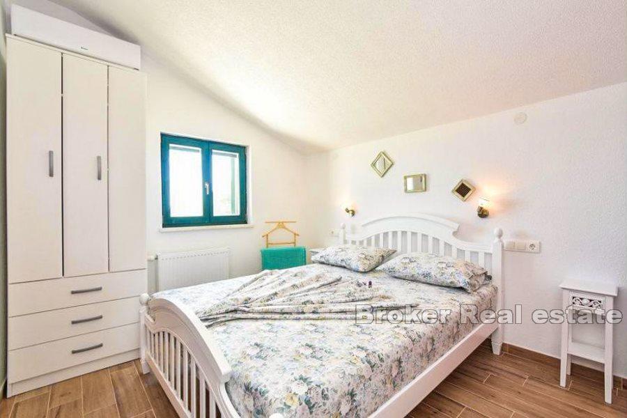 Holiday house with swimming pool