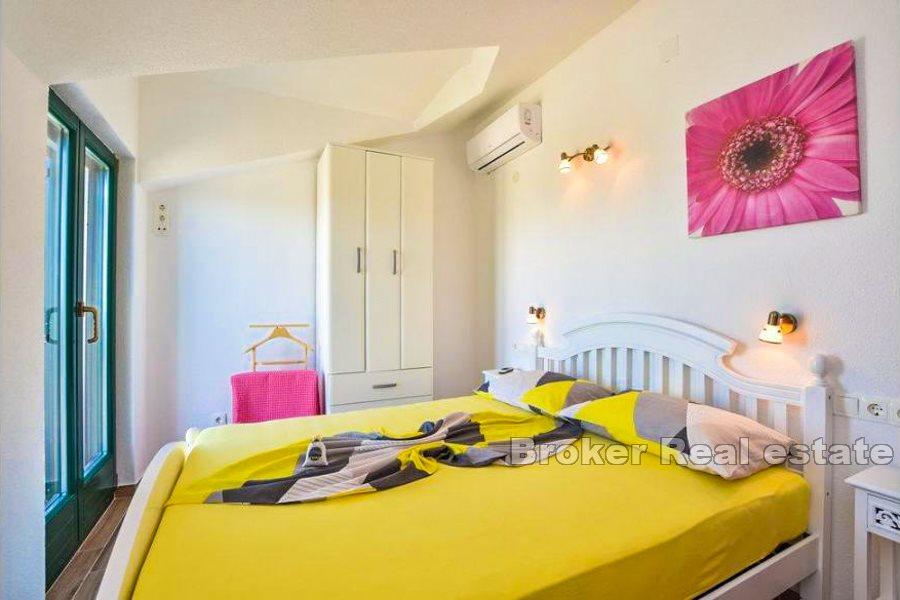 Holiday house with swimming pool