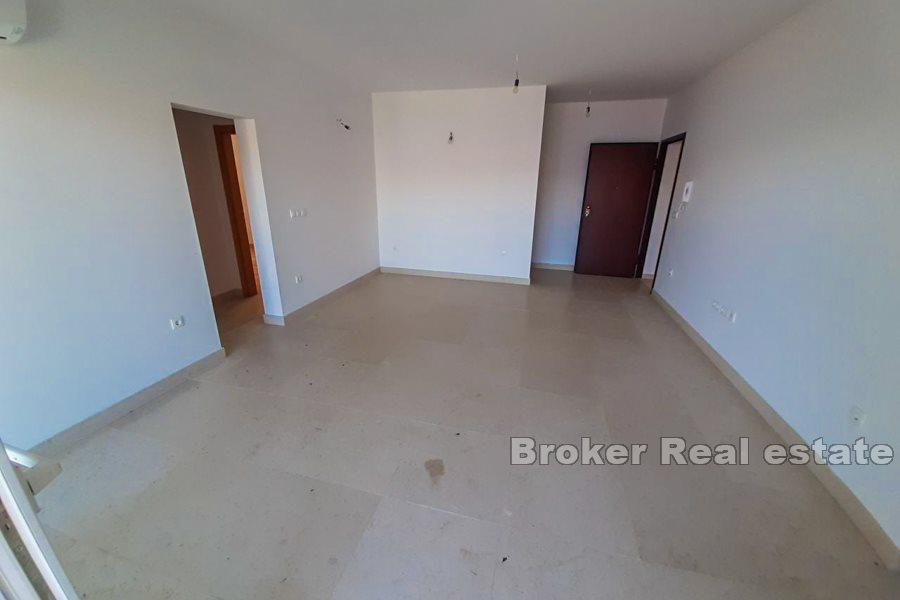Dvosobni apartman s pogledom na more