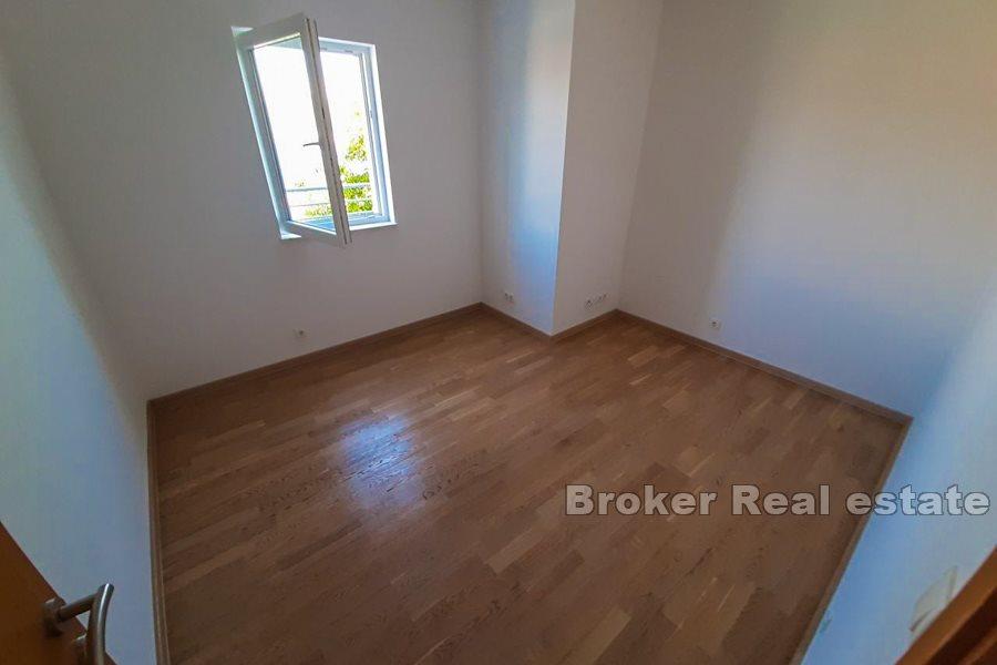 Dvosobni apartman s pogledom na more