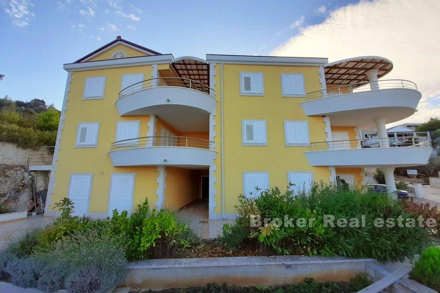 Residential building with 5 flats