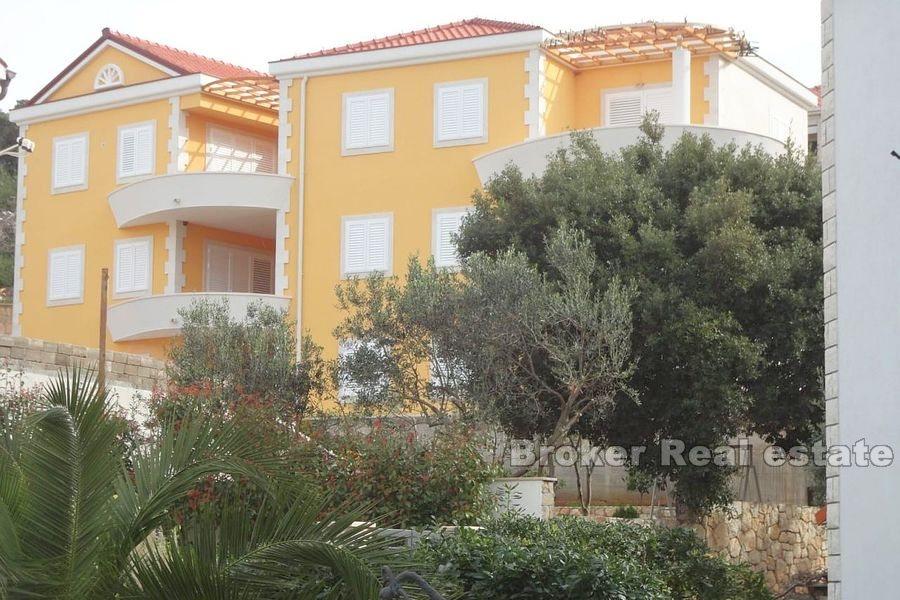 Residential building with 5 flats