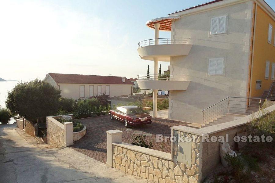 Residential building with 5 flats
