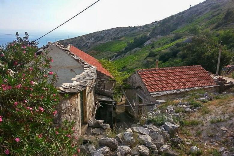 Три каменных дома, для продажи