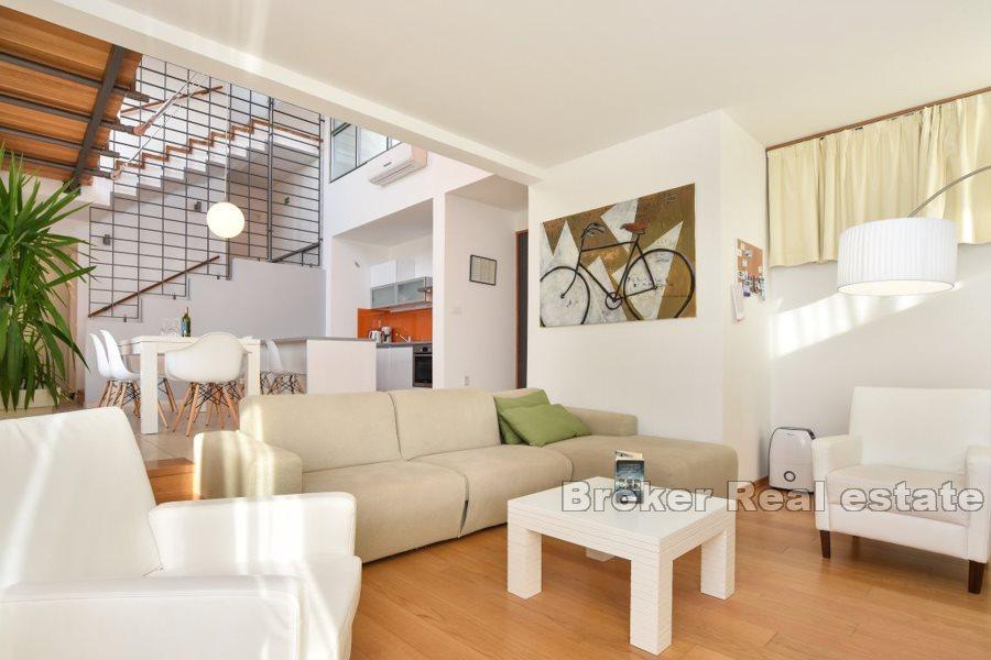 Villa with swimming pool and sea view