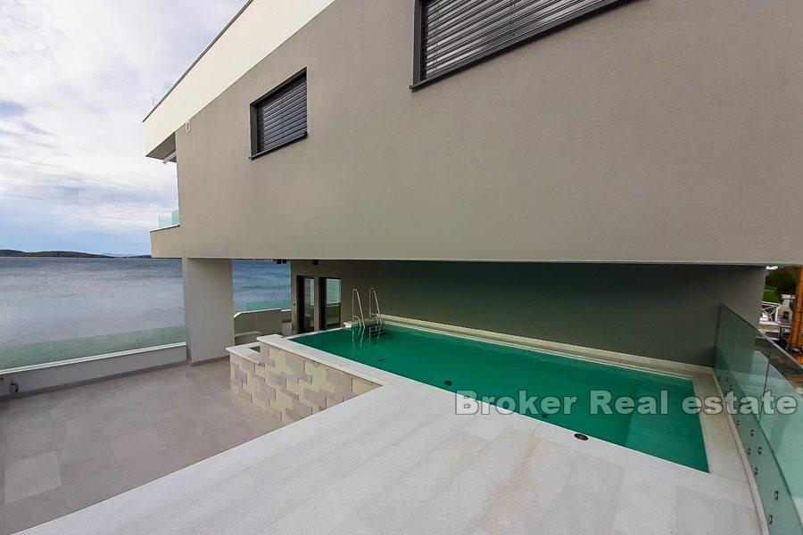 Zwei Luxusapartments am Wasser