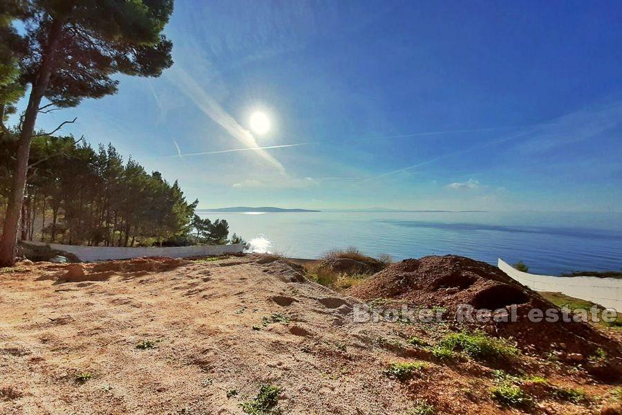 Byggnadsland med havsutsikt