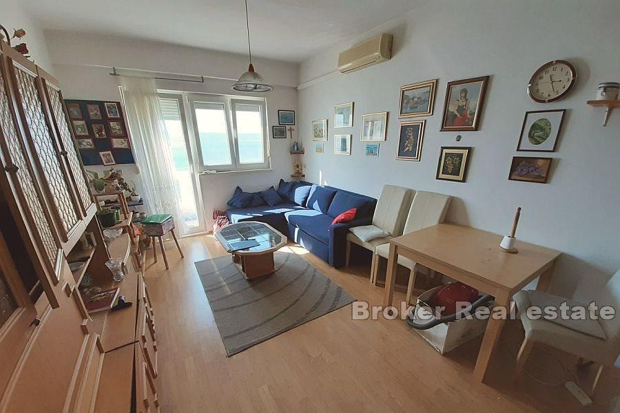 One bedroom apartment, first row to the sea