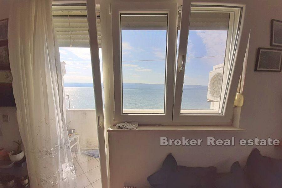 One bedroom apartment, first row to the sea