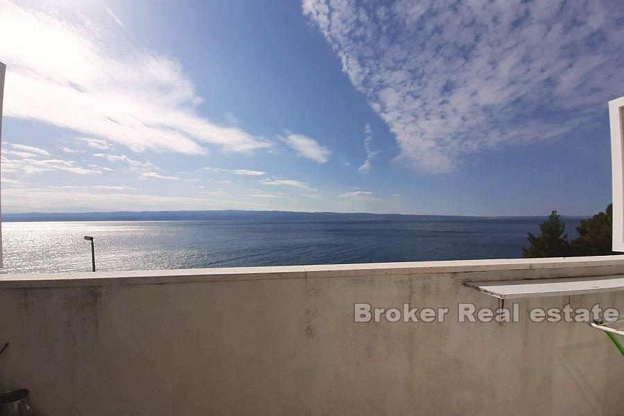 One bedroom apartment, first row to the sea