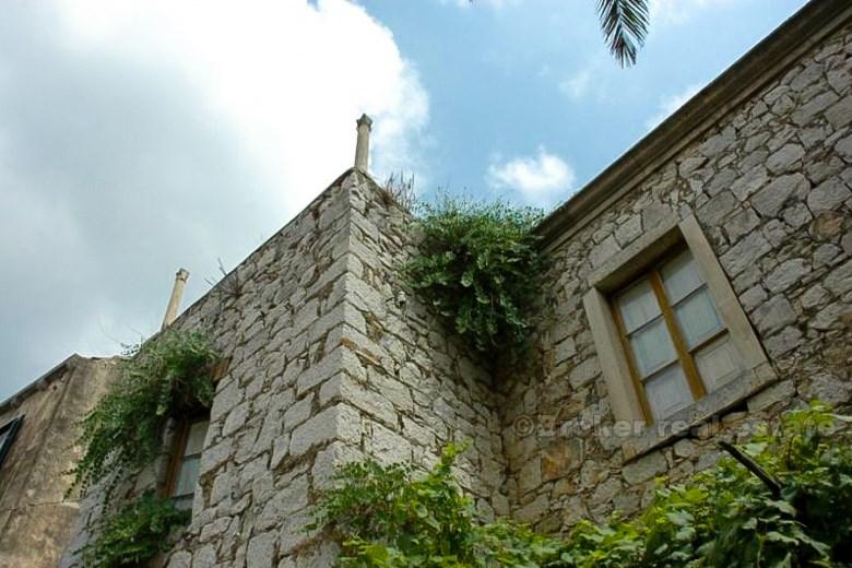 Stone house, for sale